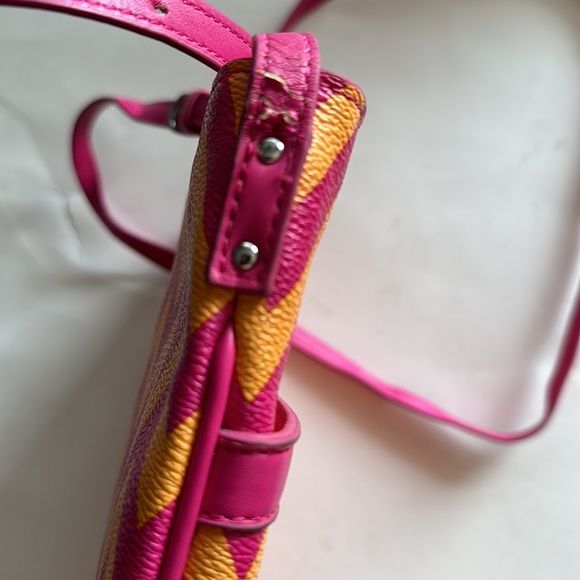 Vera Bradley Crossbody Purse Ziggy Zags Pink and Yellow Chevron Leather - Picture 7 of 12
